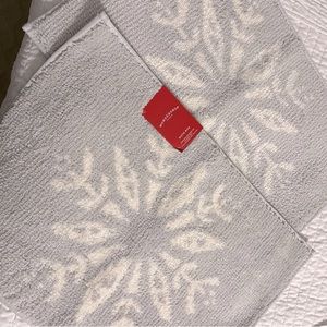 2 holiday rugs
